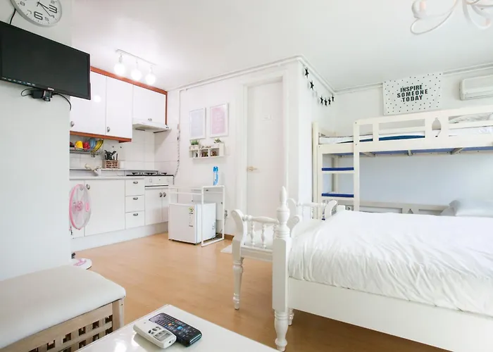 Han River Residence & Rooftop Gasthof 2*